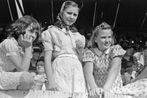Russell Lee - Girls at 4-H Club fair, Cimarron, Kansas, 1939