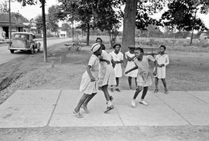 Russell Lee - Little Negro girls playing, Lafayette, Louisiana, 1938
