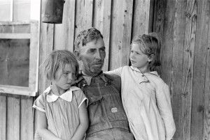 Russell Lee - Sharecropper with two grandchildren, Southeast Missouri Farms, 1938